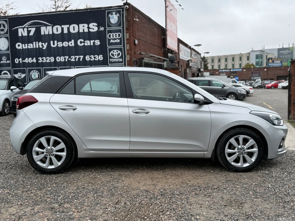 Hyundai i20 Hatchback, Petrol, 2020, Grey