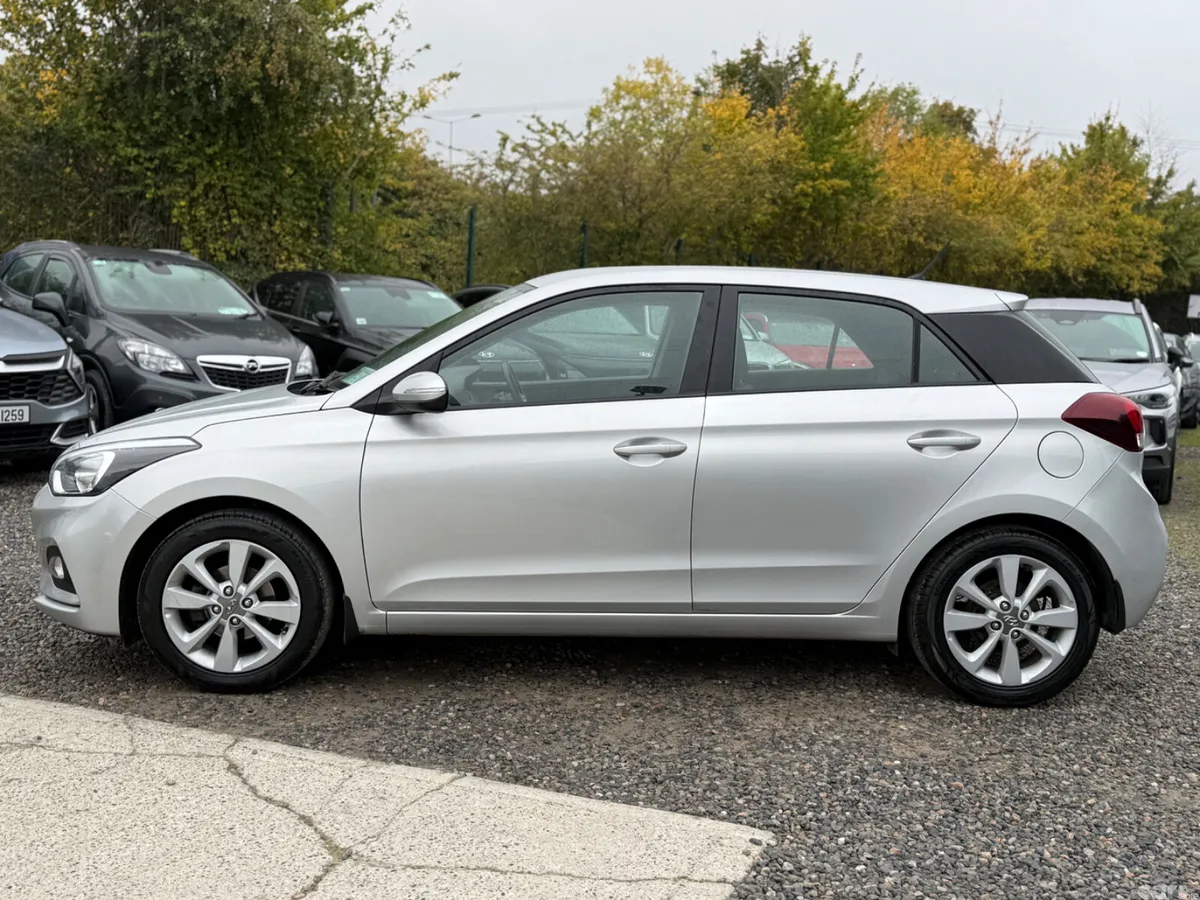 Hyundai i20 Hatchback, Petrol, 2020, Grey