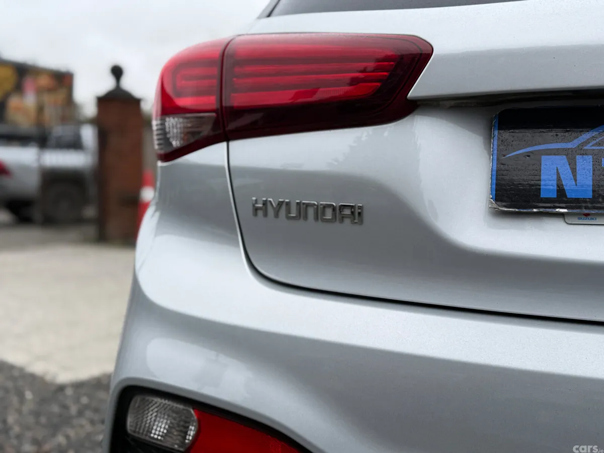 Hyundai i20 Hatchback, Petrol, 2020, Grey