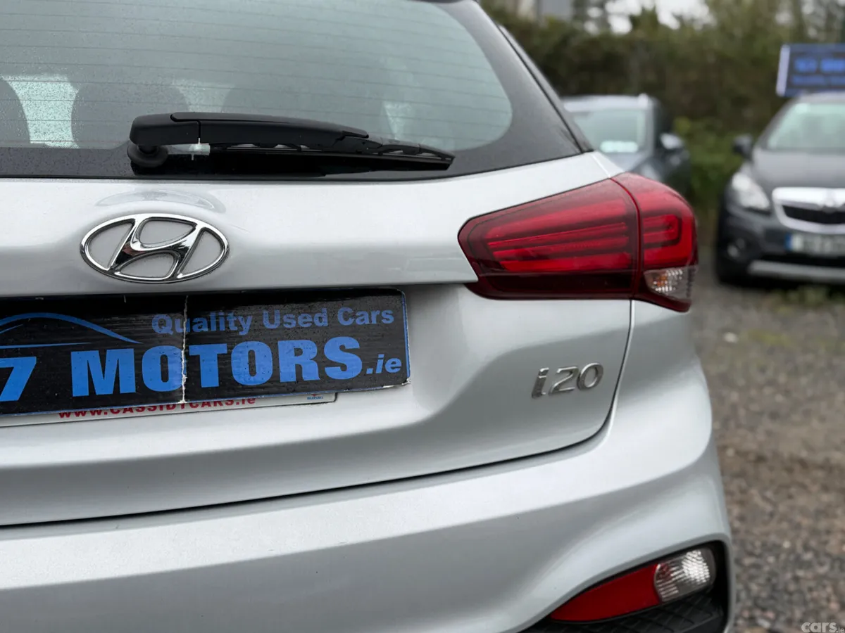 Hyundai i20 Hatchback, Petrol, 2020, Grey