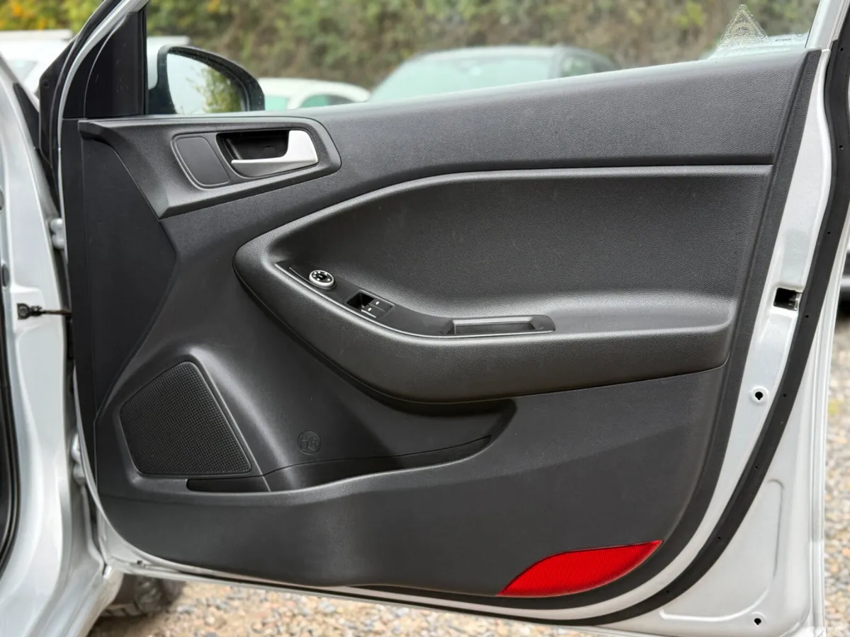 Hyundai i20 Hatchback, Petrol, 2020, Grey