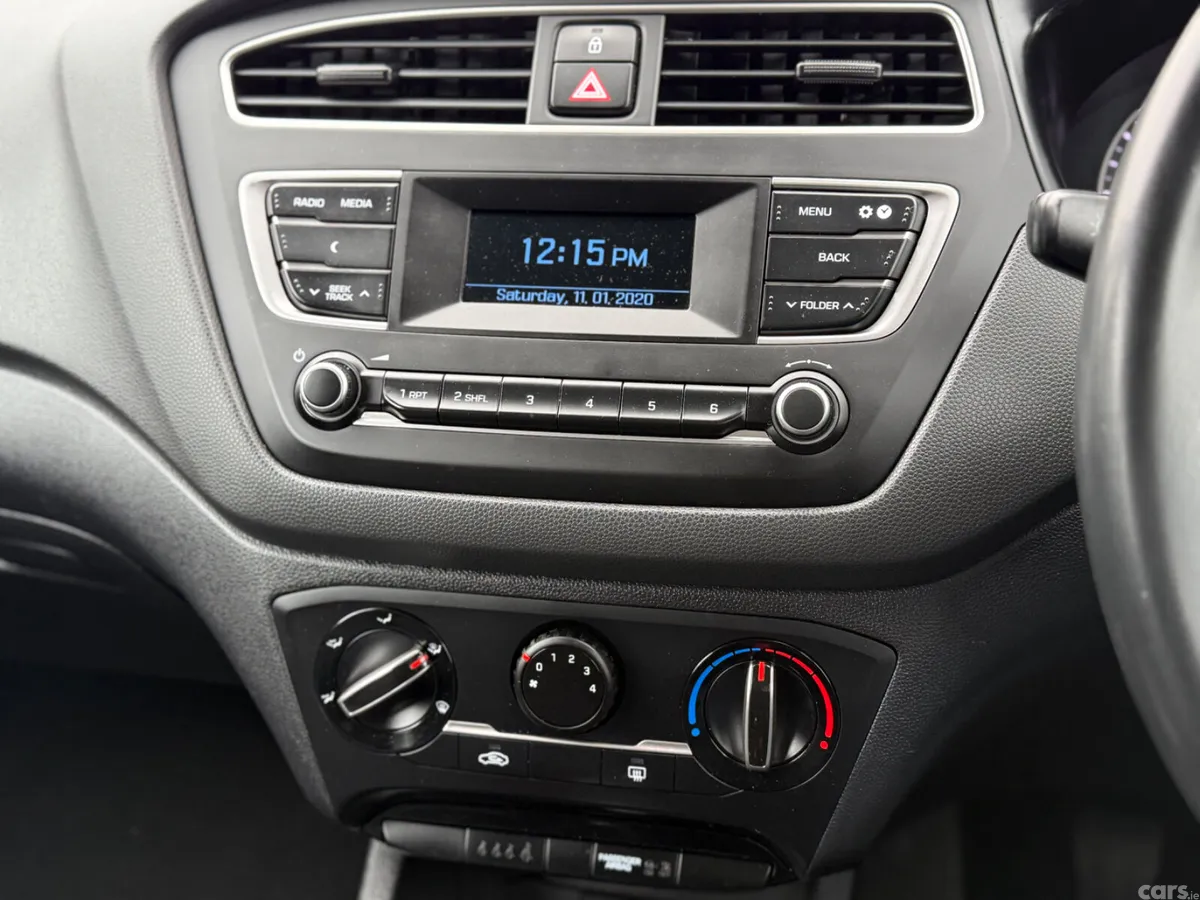 Hyundai i20 Hatchback, Petrol, 2020, Grey