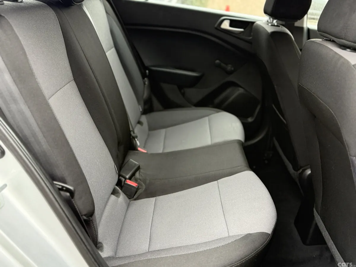 Hyundai i20 Hatchback, Petrol, 2020, Grey