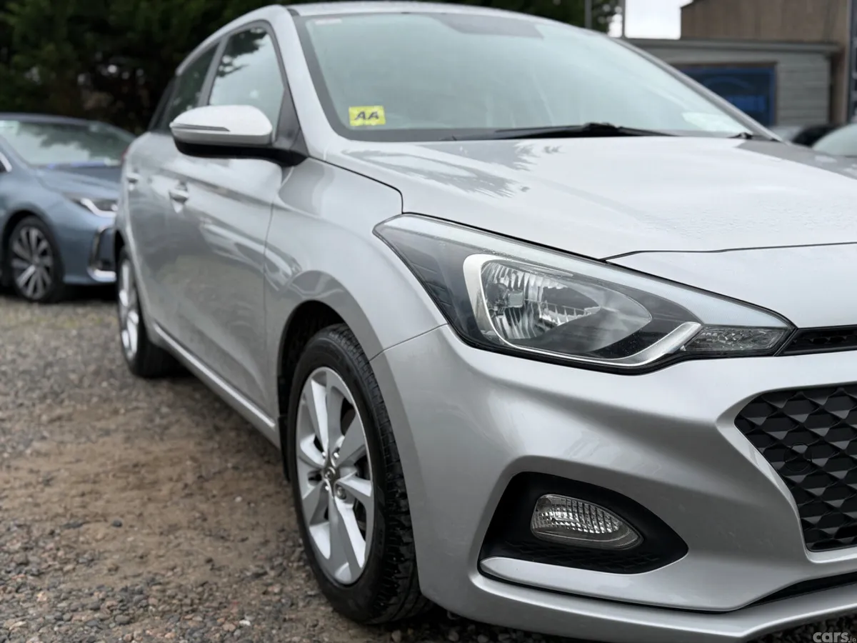 Hyundai i20 Hatchback, Petrol, 2020, Grey