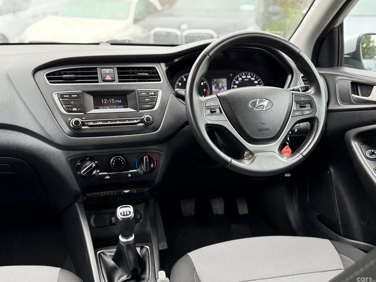 Hyundai i20 Hatchback, Petrol, 2020, Grey