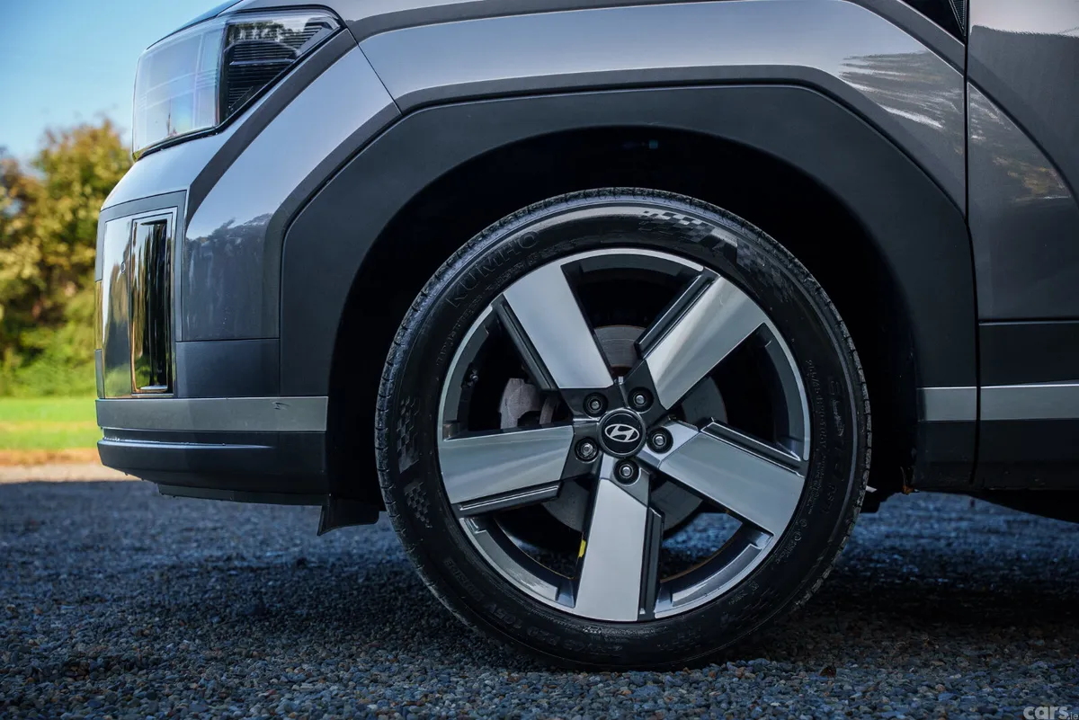 Hyundai Santa Fe SUV, Petrol Plug-in Hybrid, 2025, Grey
