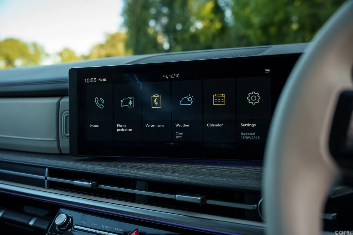 Hyundai Santa Fe SUV, Petrol Plug-in Hybrid, 2025, Grey