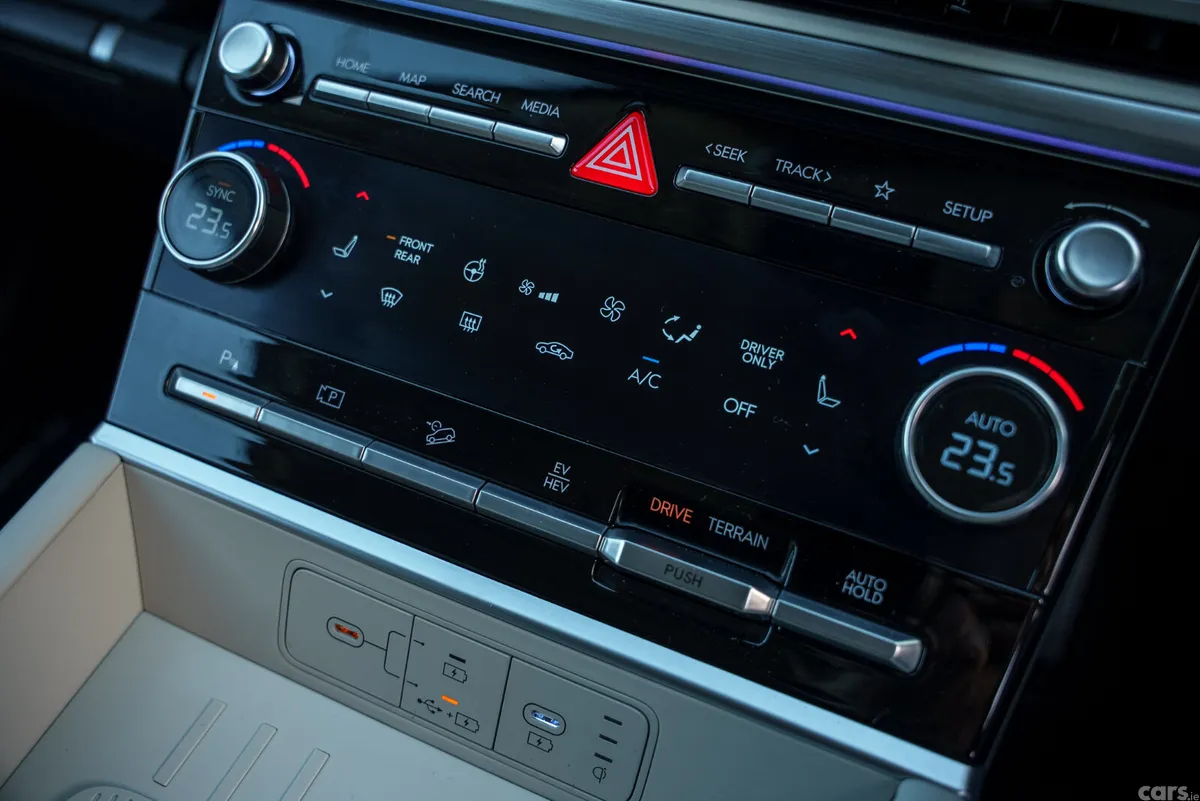 Hyundai Santa Fe SUV, Petrol Plug-in Hybrid, 2025, Grey