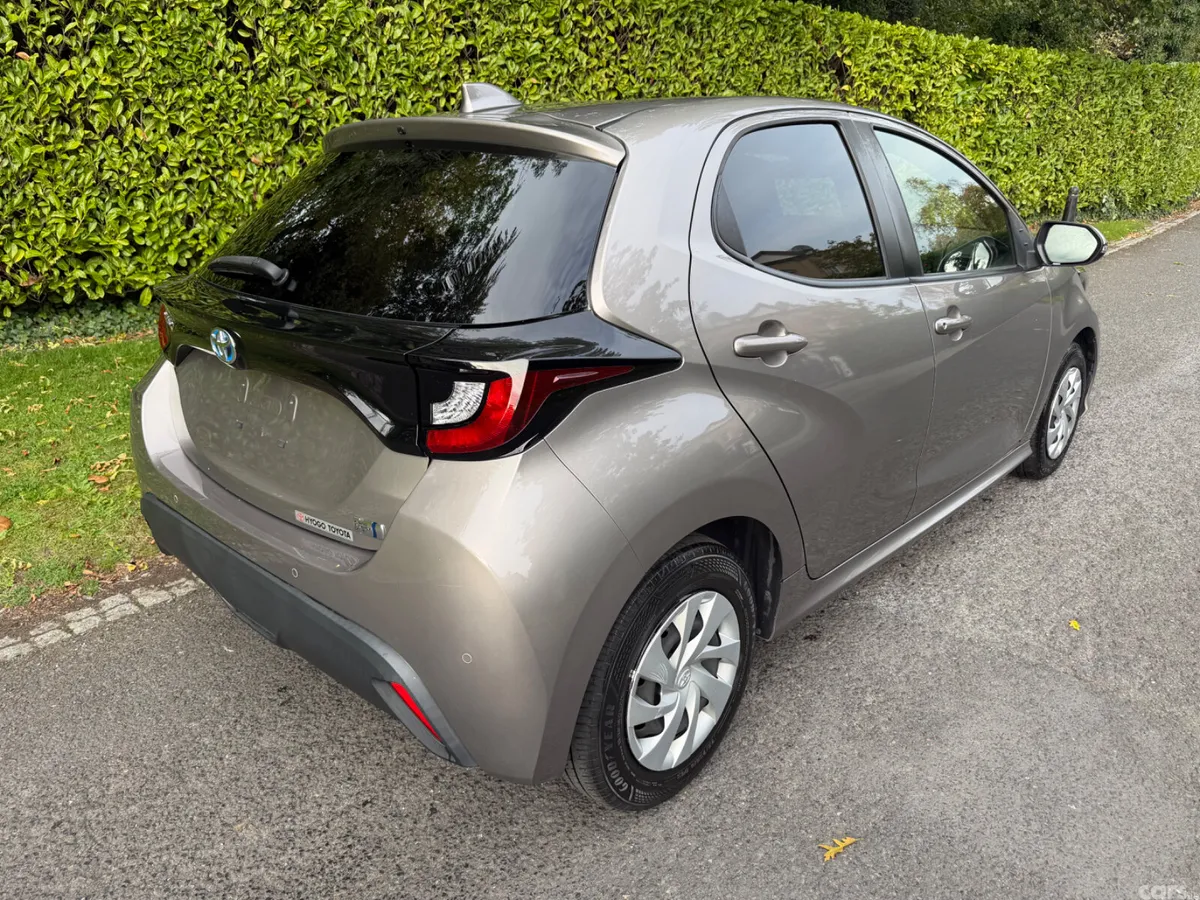 Toyota Yaris Hatchback, Petrol Hybrid, 2021, Beige