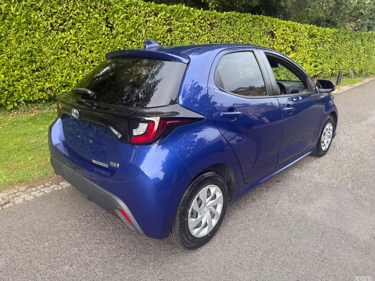 Toyota Yaris Hatchback, Petrol Hybrid, 2021, Blue