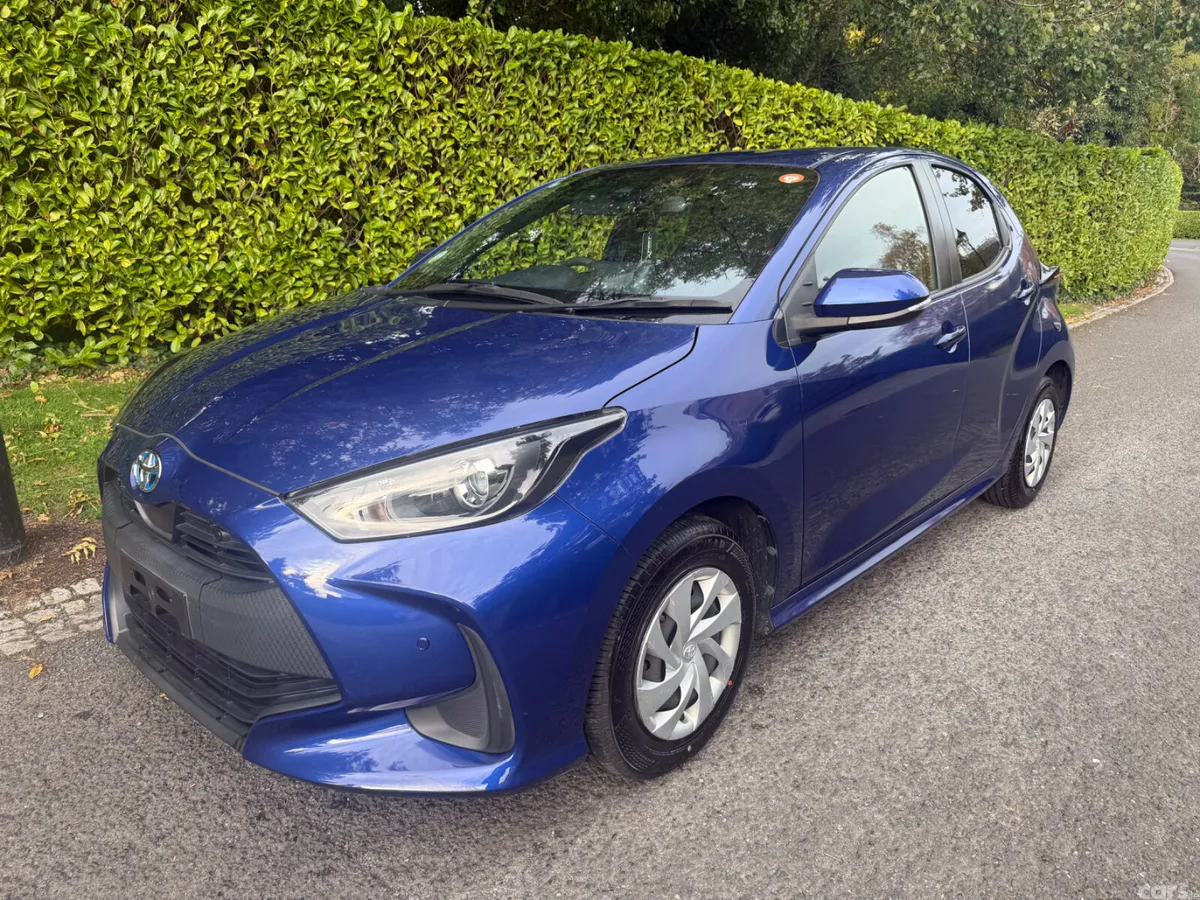 Toyota Yaris Hatchback, Petrol Hybrid, 2021, Blue