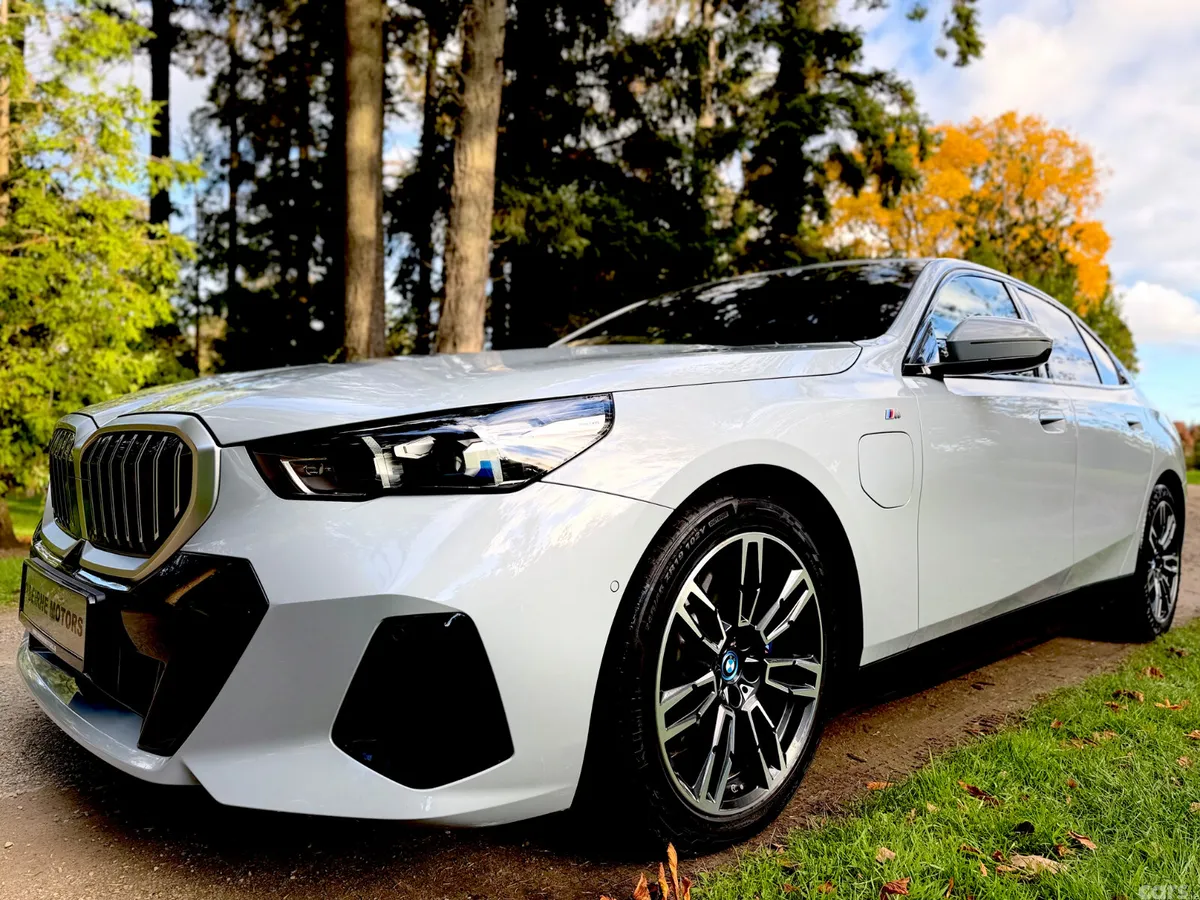 BMW 5-Series Saloon, Petrol Plug-in Hybrid, 2024, Grey