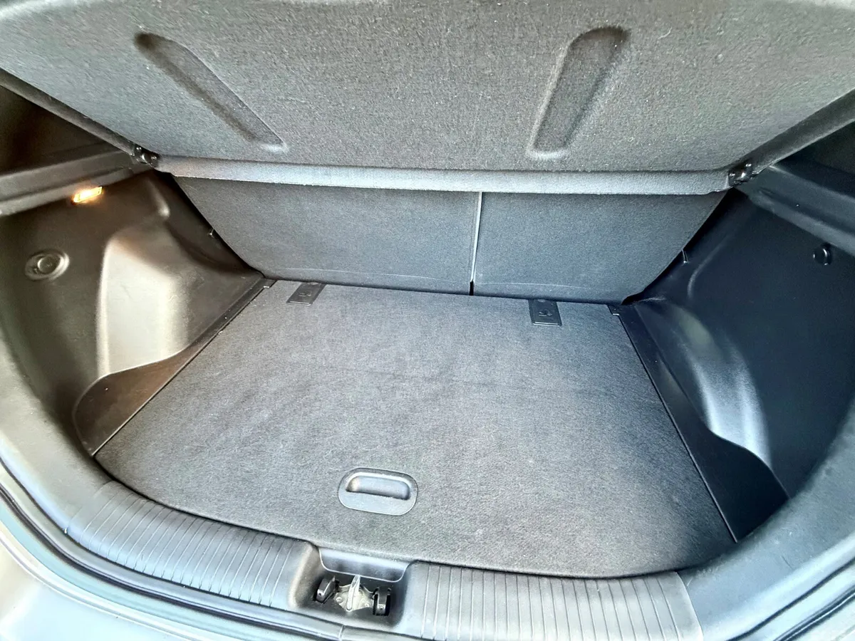 Hyundai ix20 MPV, Petrol, 2019, White