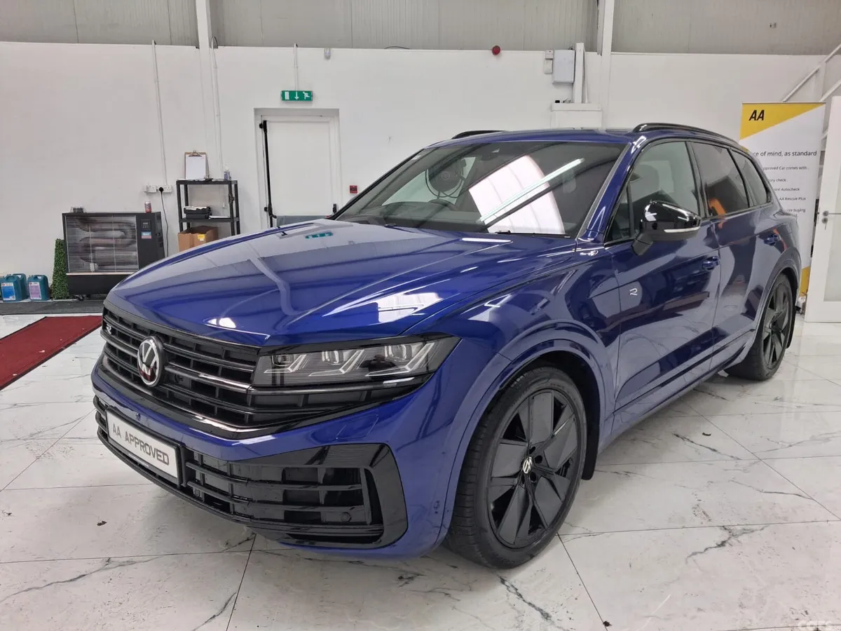 Volkswagen Touareg SUV, Petrol Plug-in Hybrid, 2026, Blue