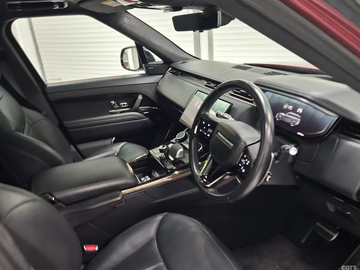 Land Rover Range Rover SUV, Petrol Hybrid, 2023, Red