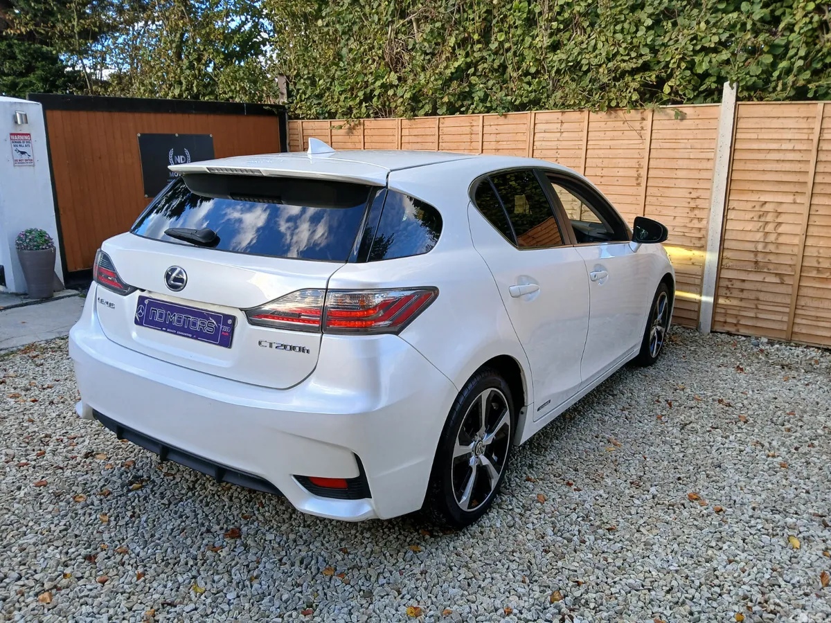 Lexus CT Hatchback, Petrol Hybrid, 2016, White