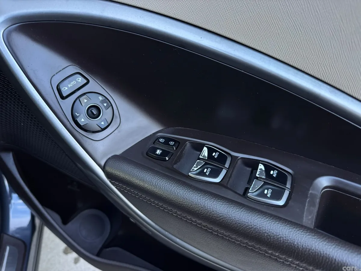 Hyundai Santa Fe SUV, Diesel, 2017, Blue
