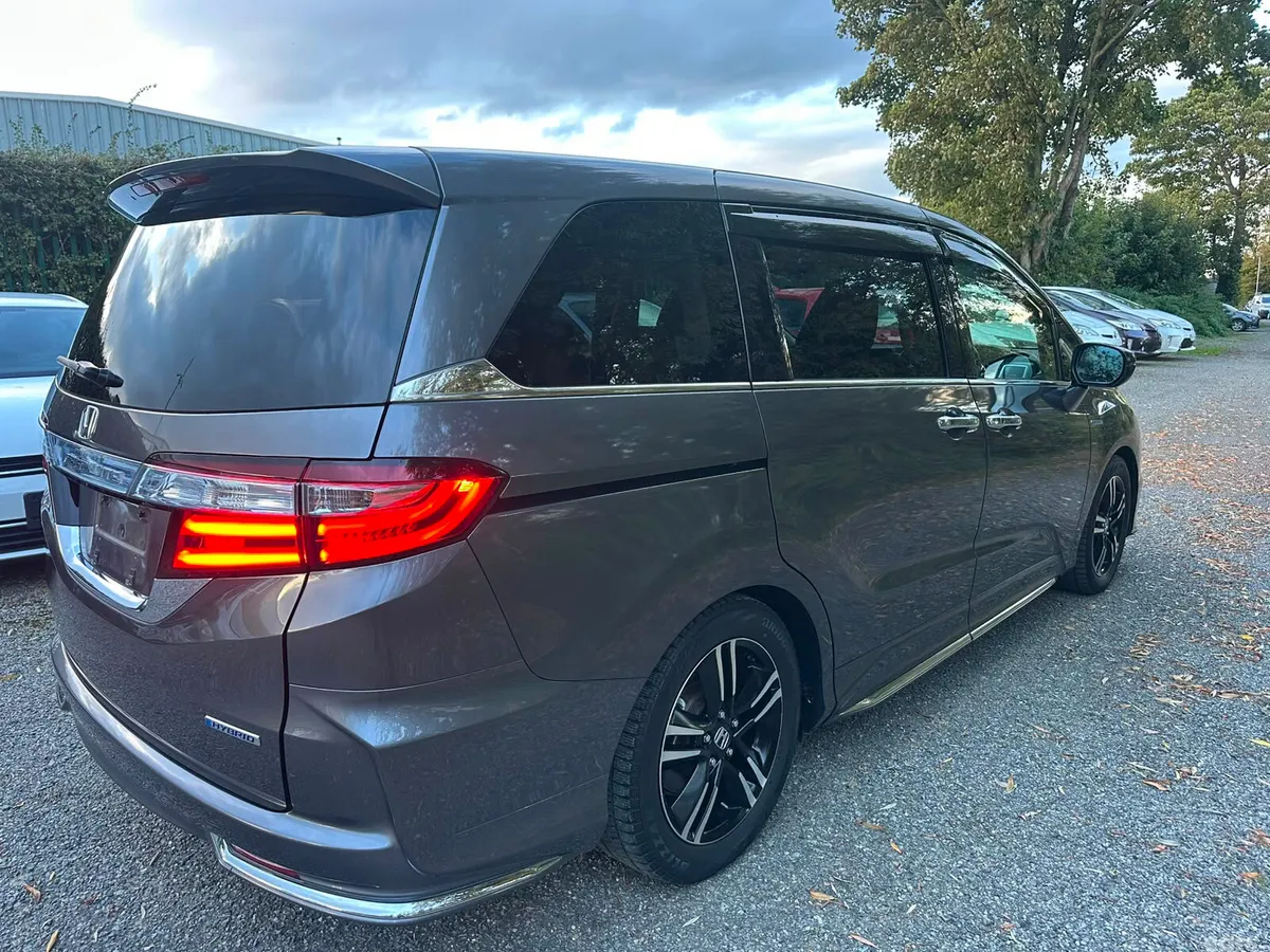 Honda Odyssey MPV, Petrol Hybrid, 2017, Grey