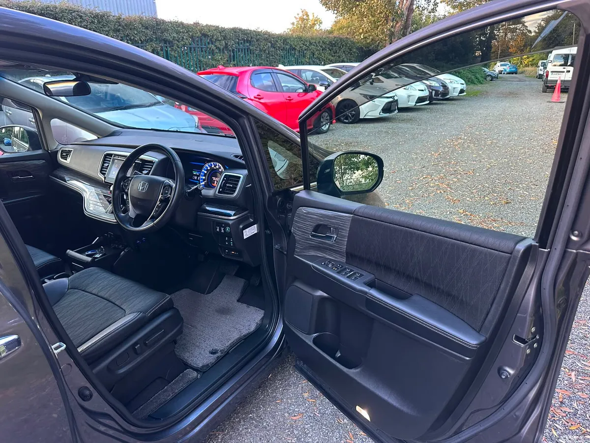 Honda Odyssey MPV, Petrol Hybrid, 2017, Grey