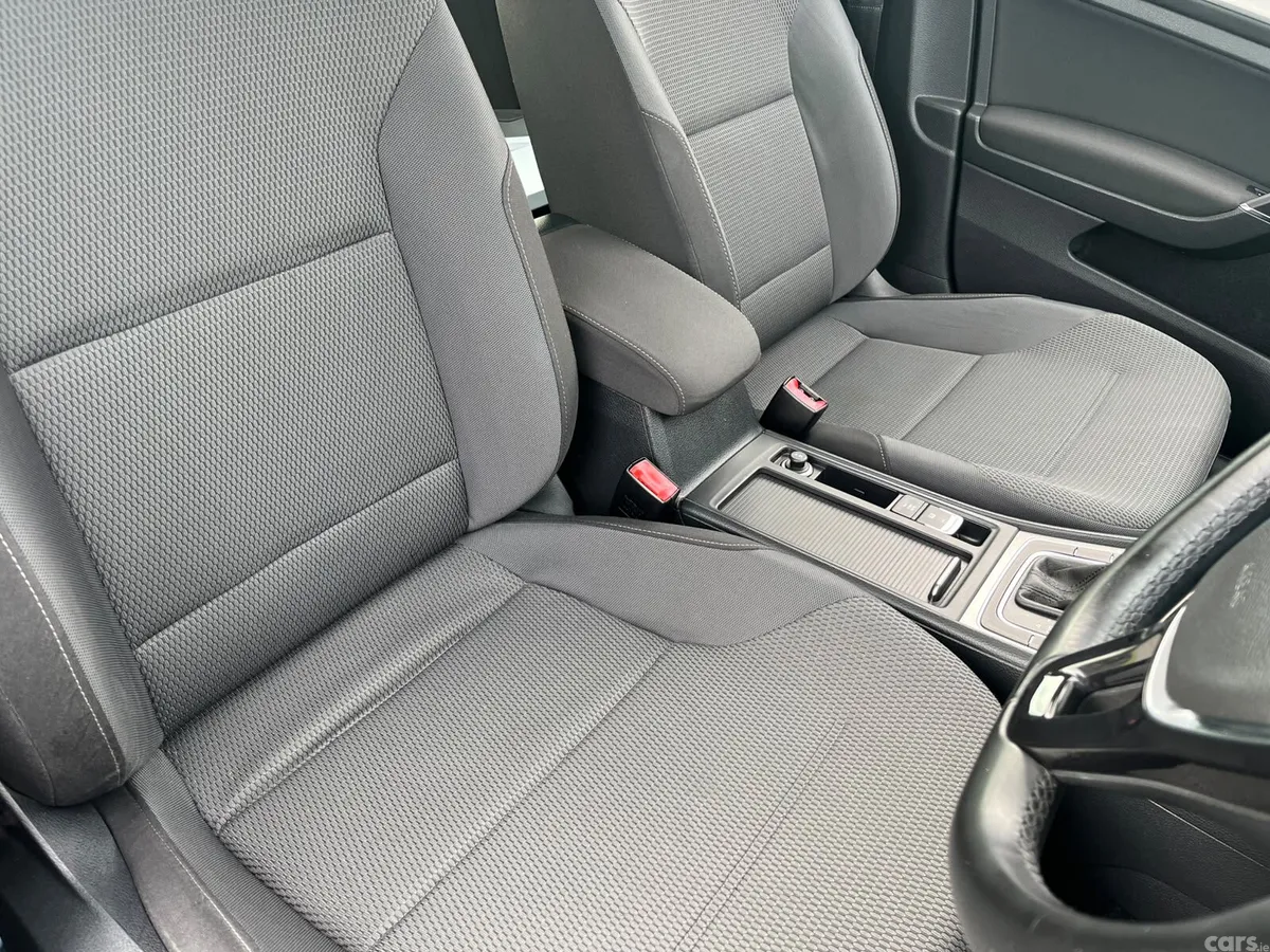 Volkswagen Golf Hatchback, Petrol, 2015, Blue