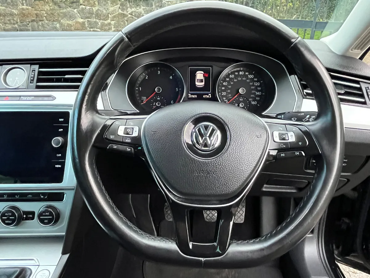 Volkswagen Passat Saloon, Diesel, 2018, Black