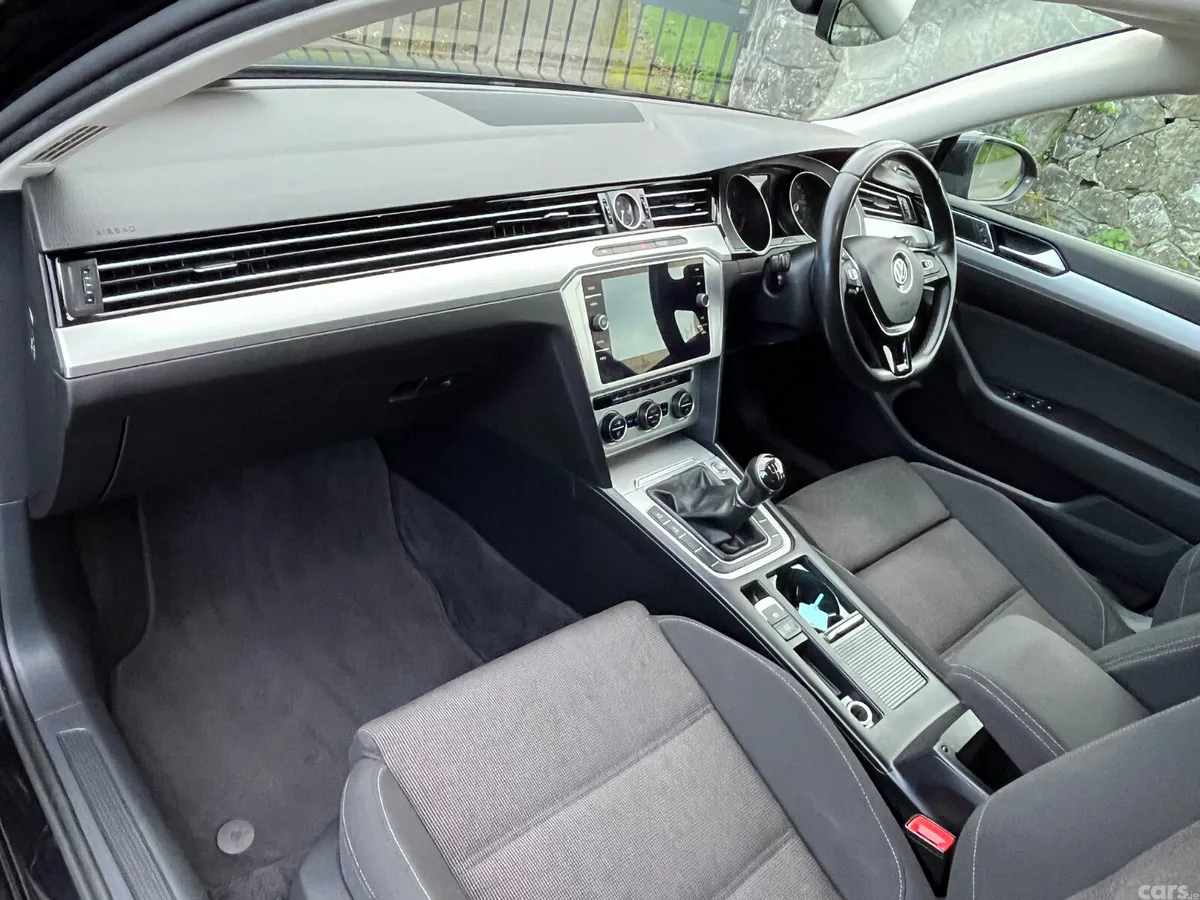 Volkswagen Passat Saloon, Diesel, 2018, Black