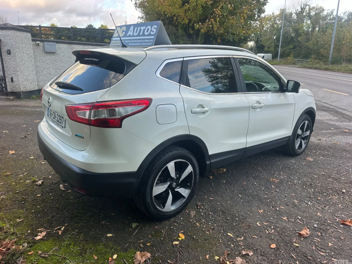Nissan Qashqai Hatchback, Diesel, 2016, White