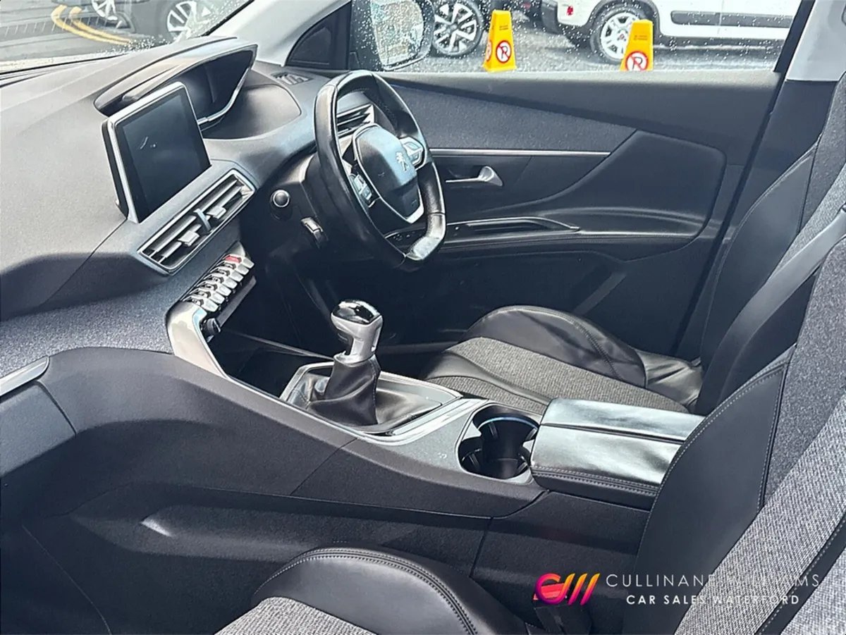 Peugeot 5008 MPV, Diesel, 2018, Blue