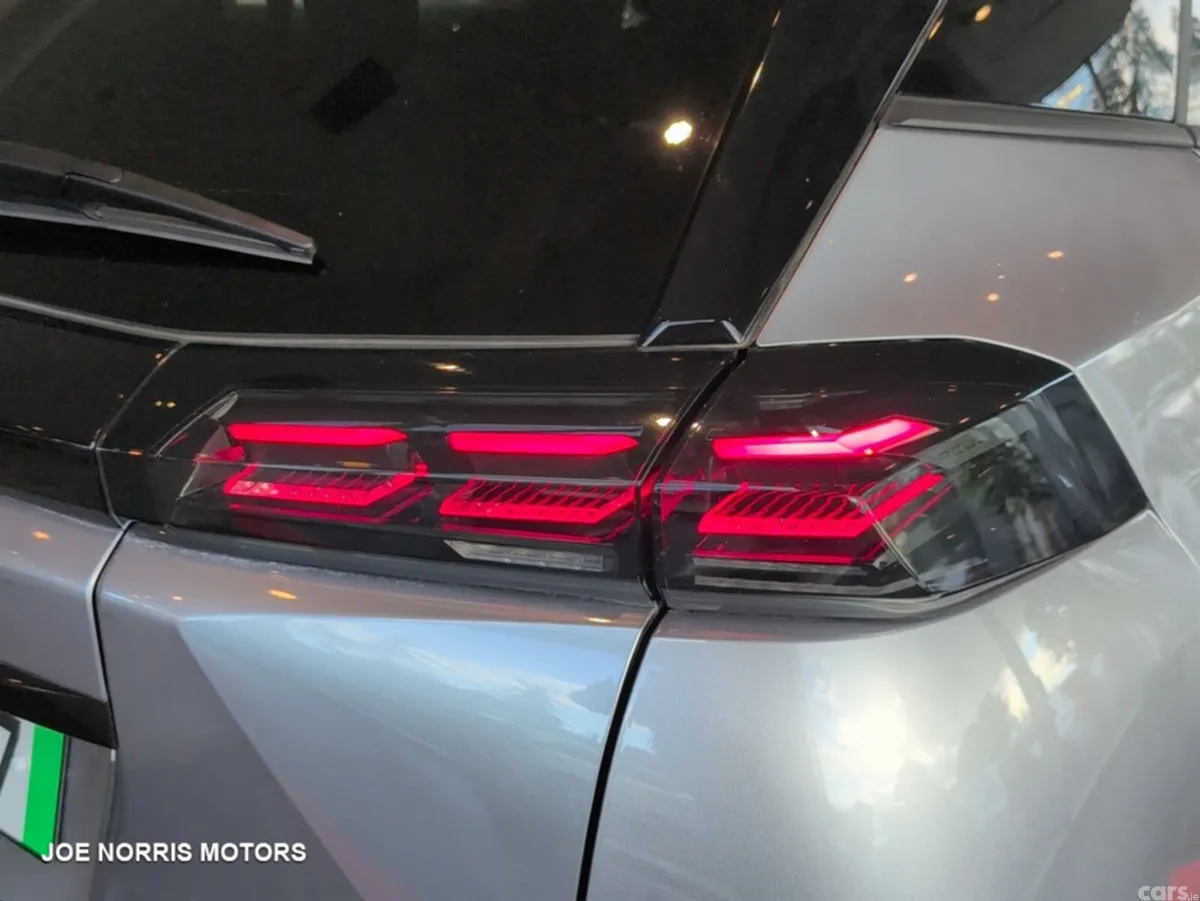 Peugeot 2008 MPV, Electric, 2026, Grey