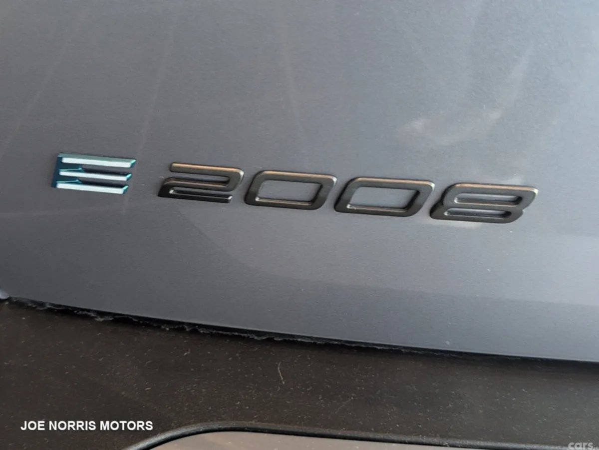 Peugeot 2008 MPV, Electric, 2026, Grey
