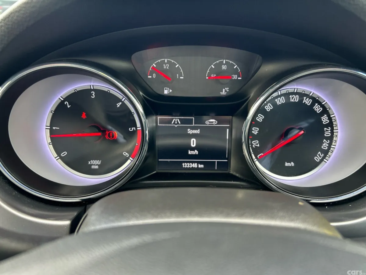 Opel Astra Hatchback, Diesel, 2016, Silver