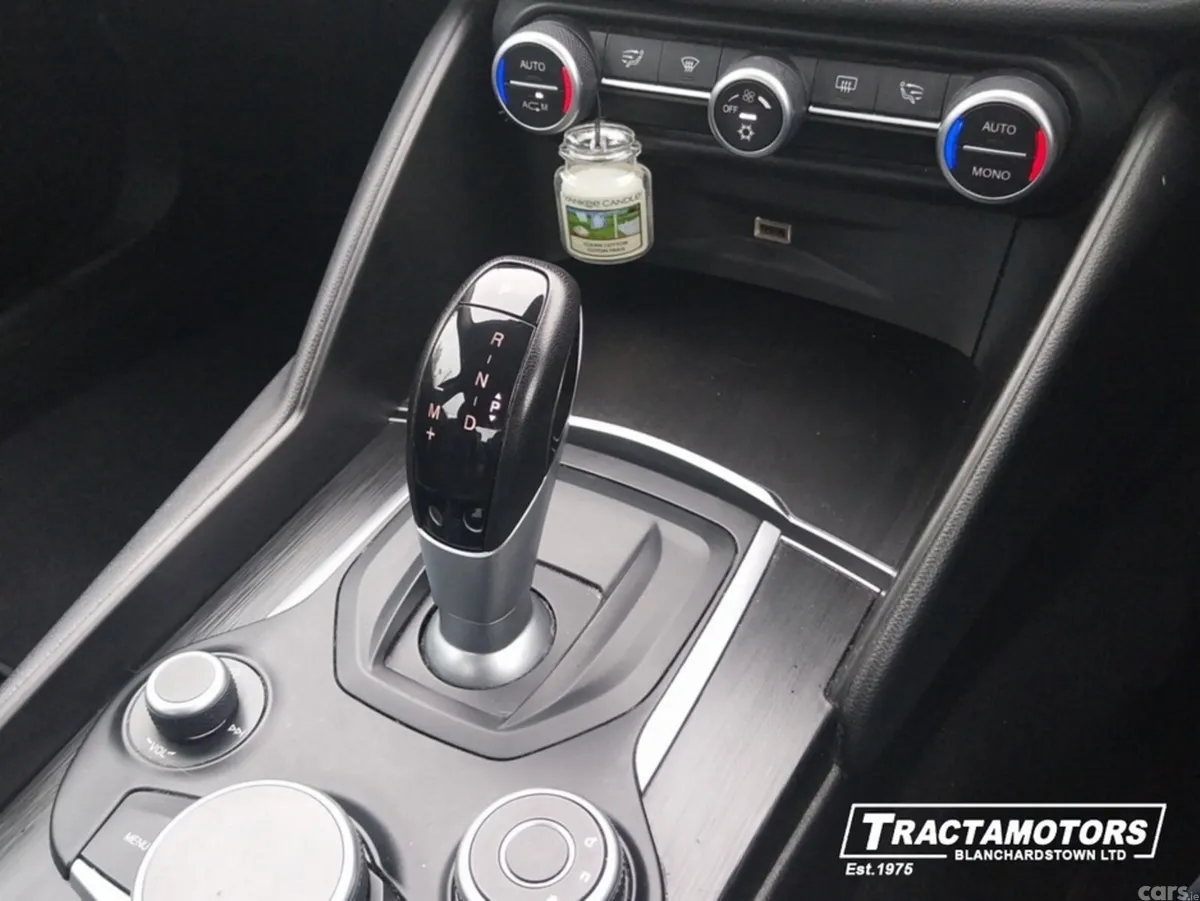 Alfa Romeo Giulia Saloon, Diesel, 2019, Black