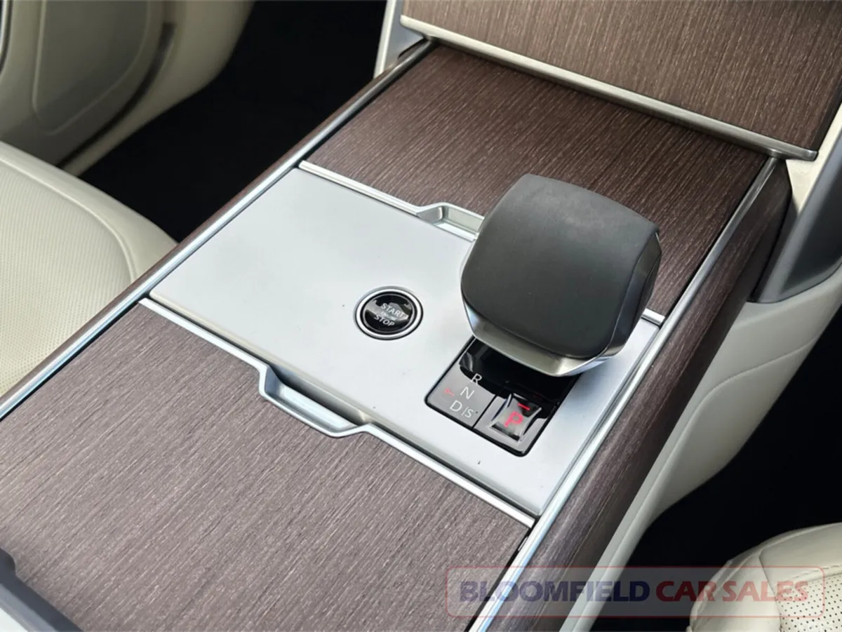 Land Rover Range Rover SUV, Petrol Plug-in Hybrid, 2025, Black