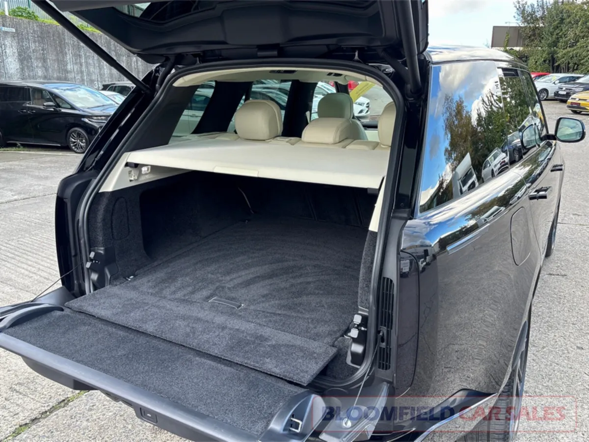 Land Rover Range Rover SUV, Petrol Plug-in Hybrid, 2025, Black