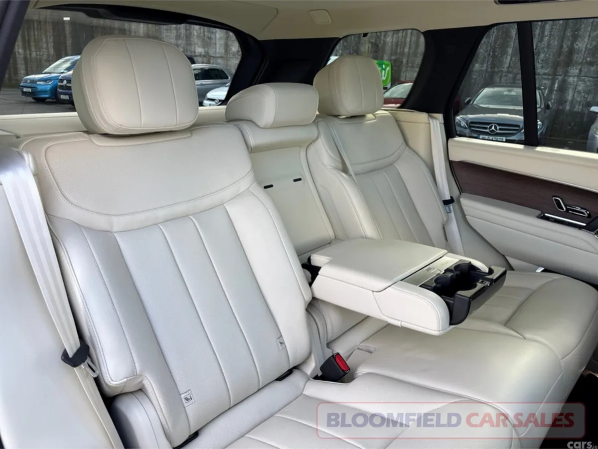 Land Rover Range Rover SUV, Petrol Plug-in Hybrid, 2025, Black