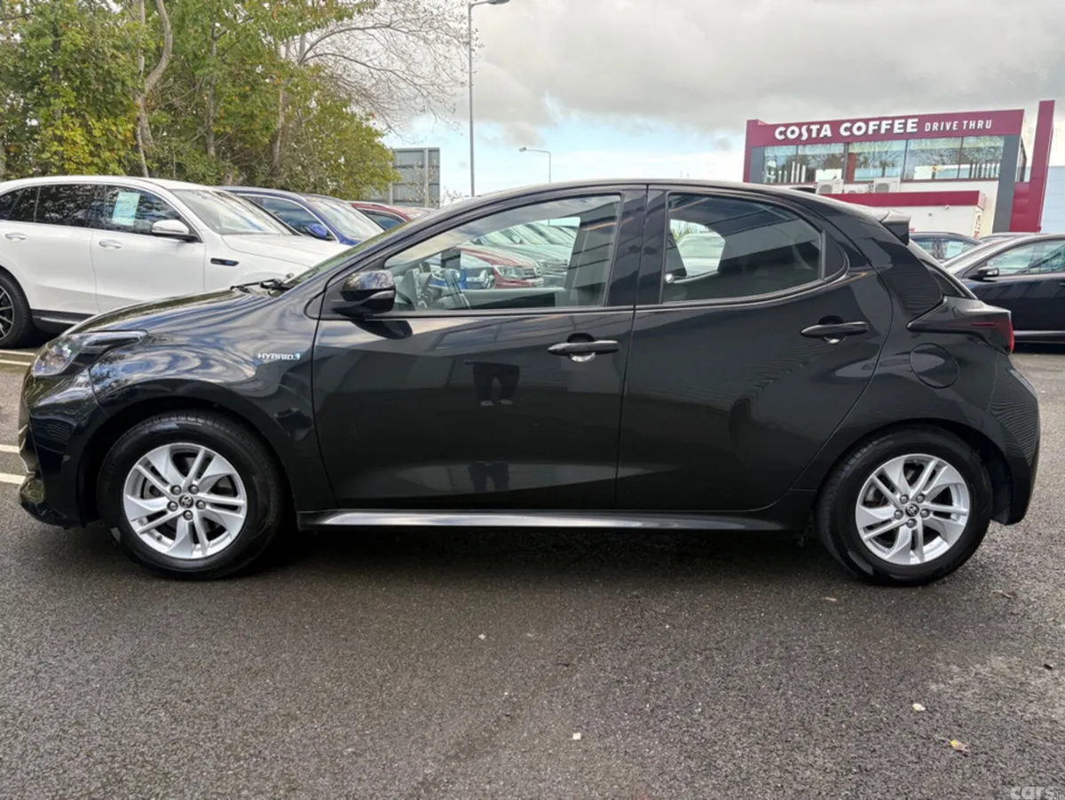 Toyota Yaris Hatchback, Petrol Hybrid, 2021, Black