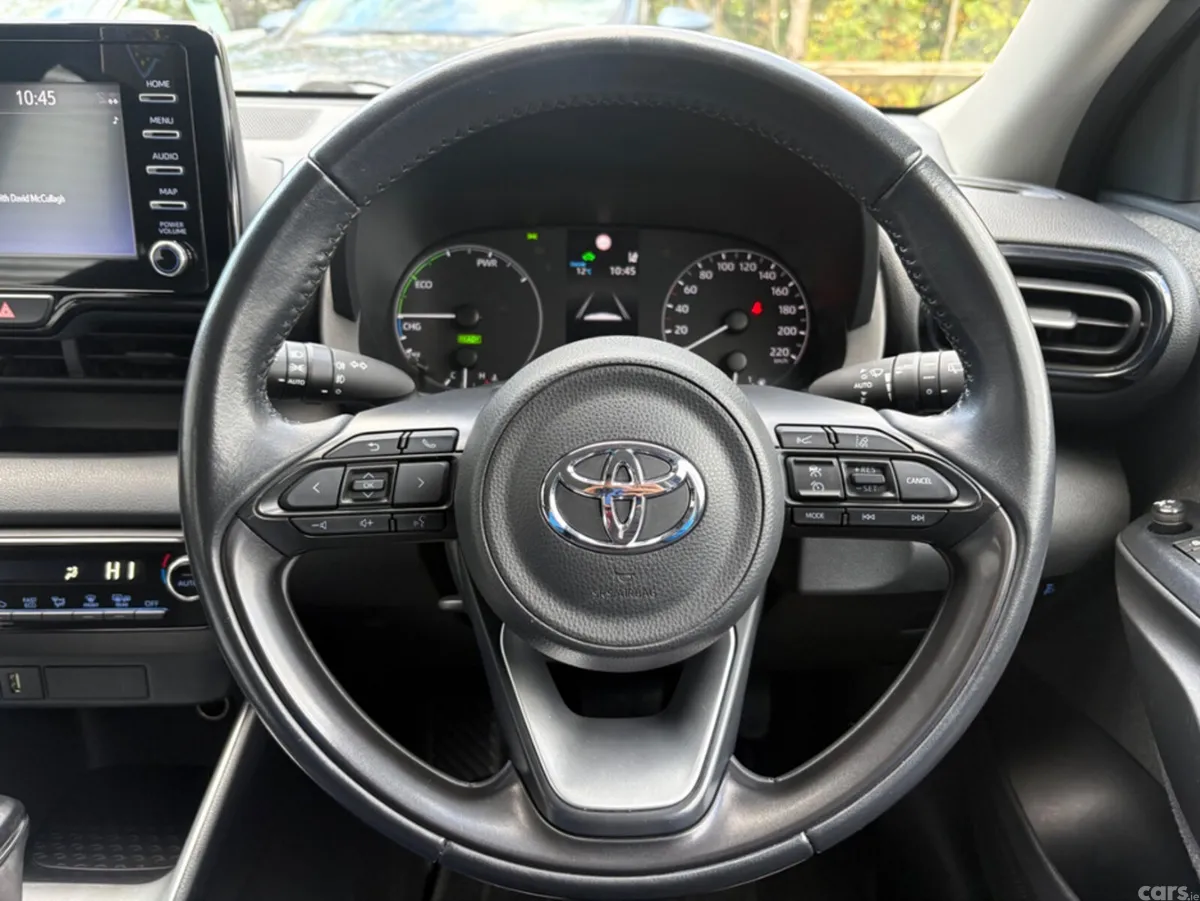 Toyota Yaris Hatchback, Petrol Hybrid, 2021, Black
