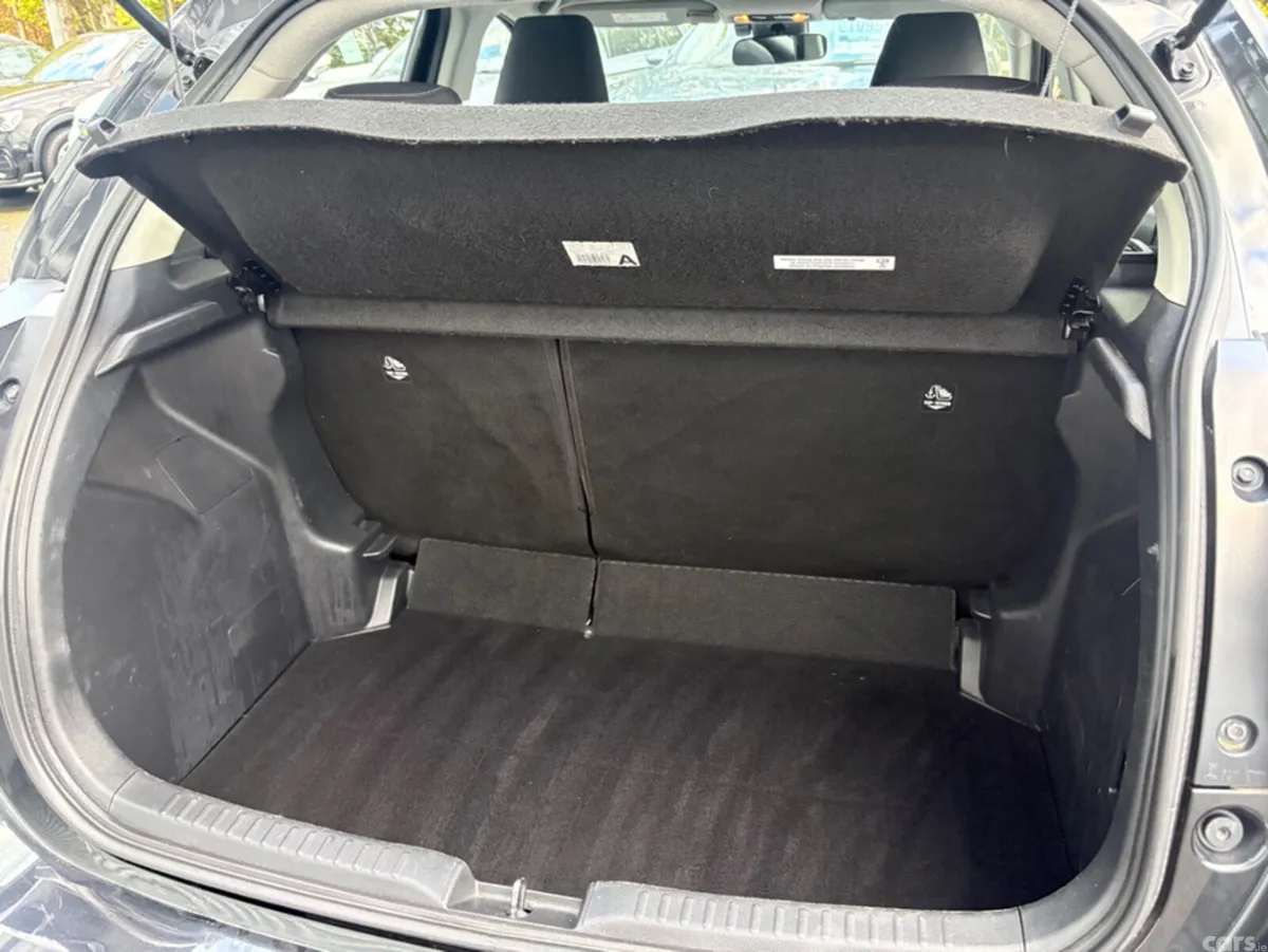 Toyota Yaris Hatchback, Petrol Hybrid, 2021, Black