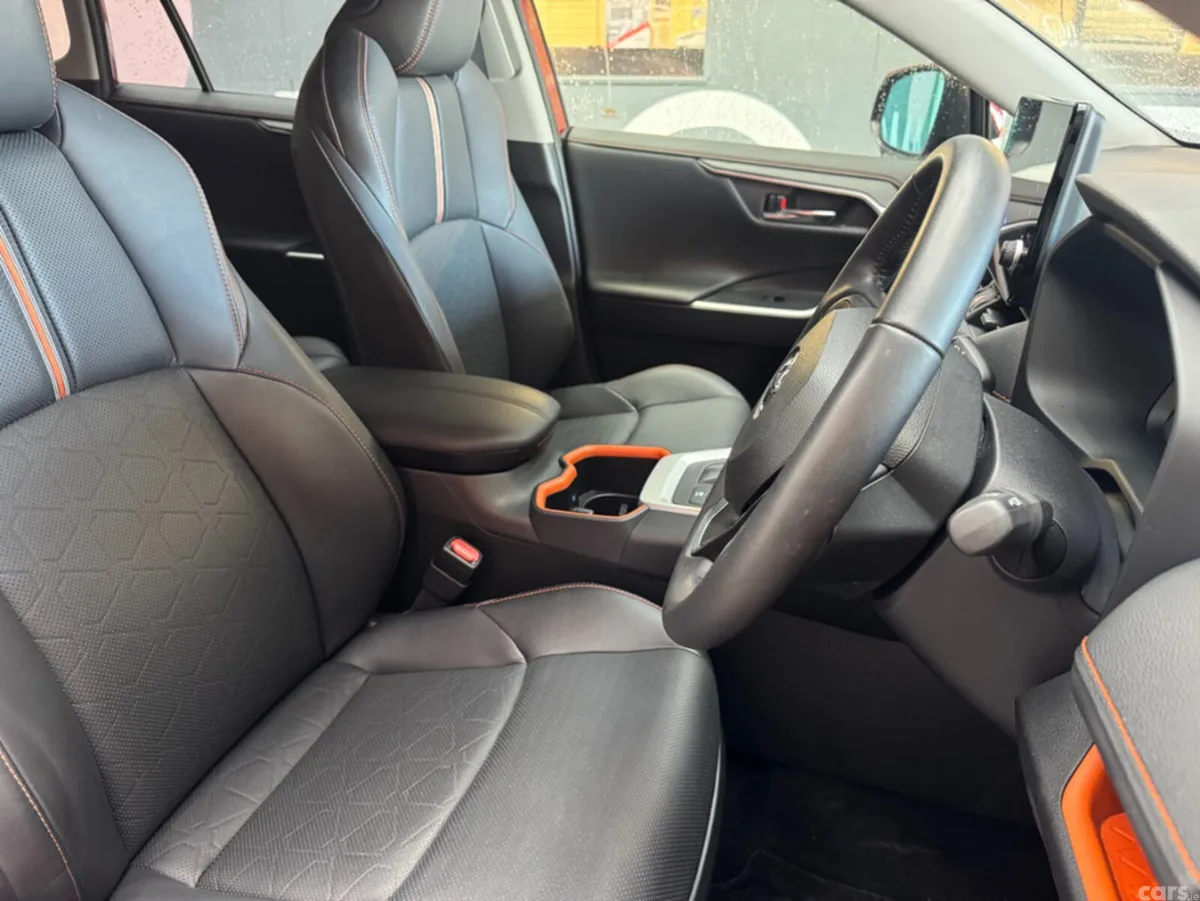 Toyota RAV4 SUV, Petrol Hybrid, 2023, Red