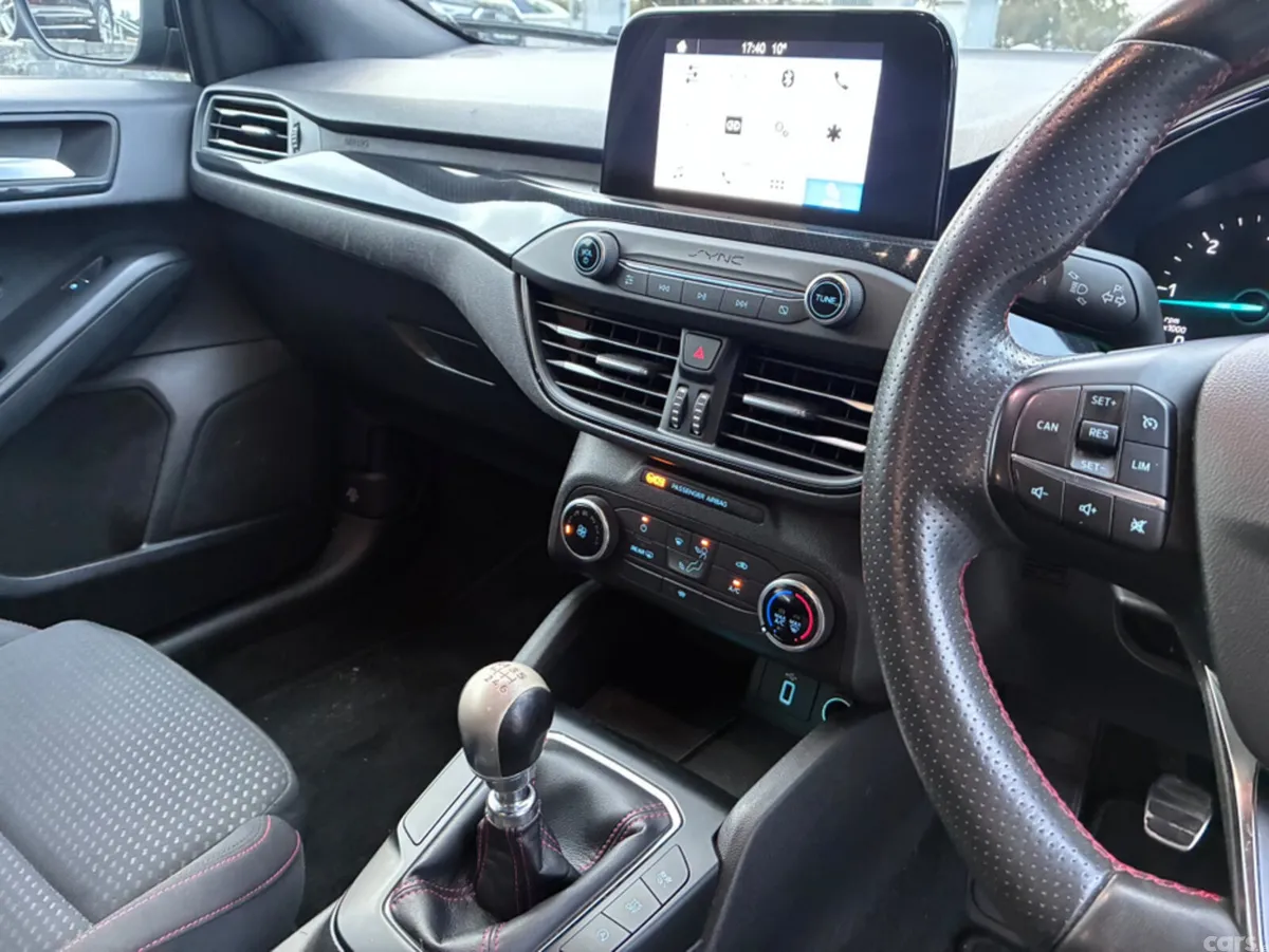 Ford Focus Hatchback, Diesel, 2019, Black