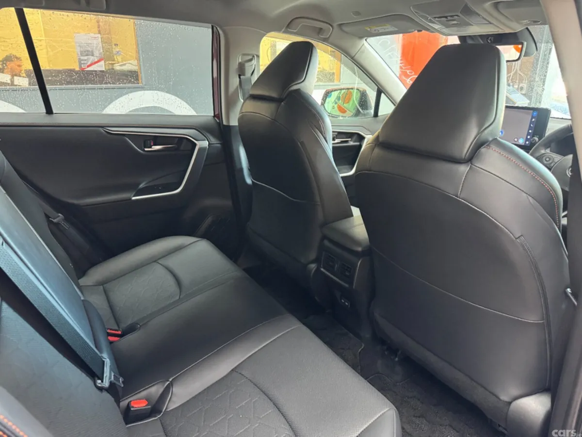 Toyota RAV4 SUV, Petrol Hybrid, 2023, Red