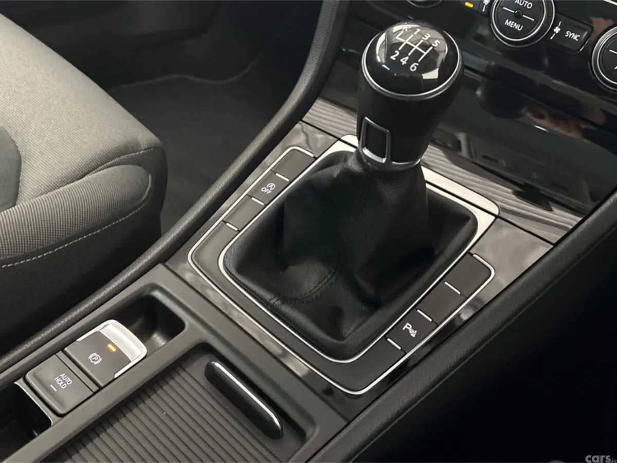 Volkswagen Golf Hatchback, Petrol, 2018, Yellow