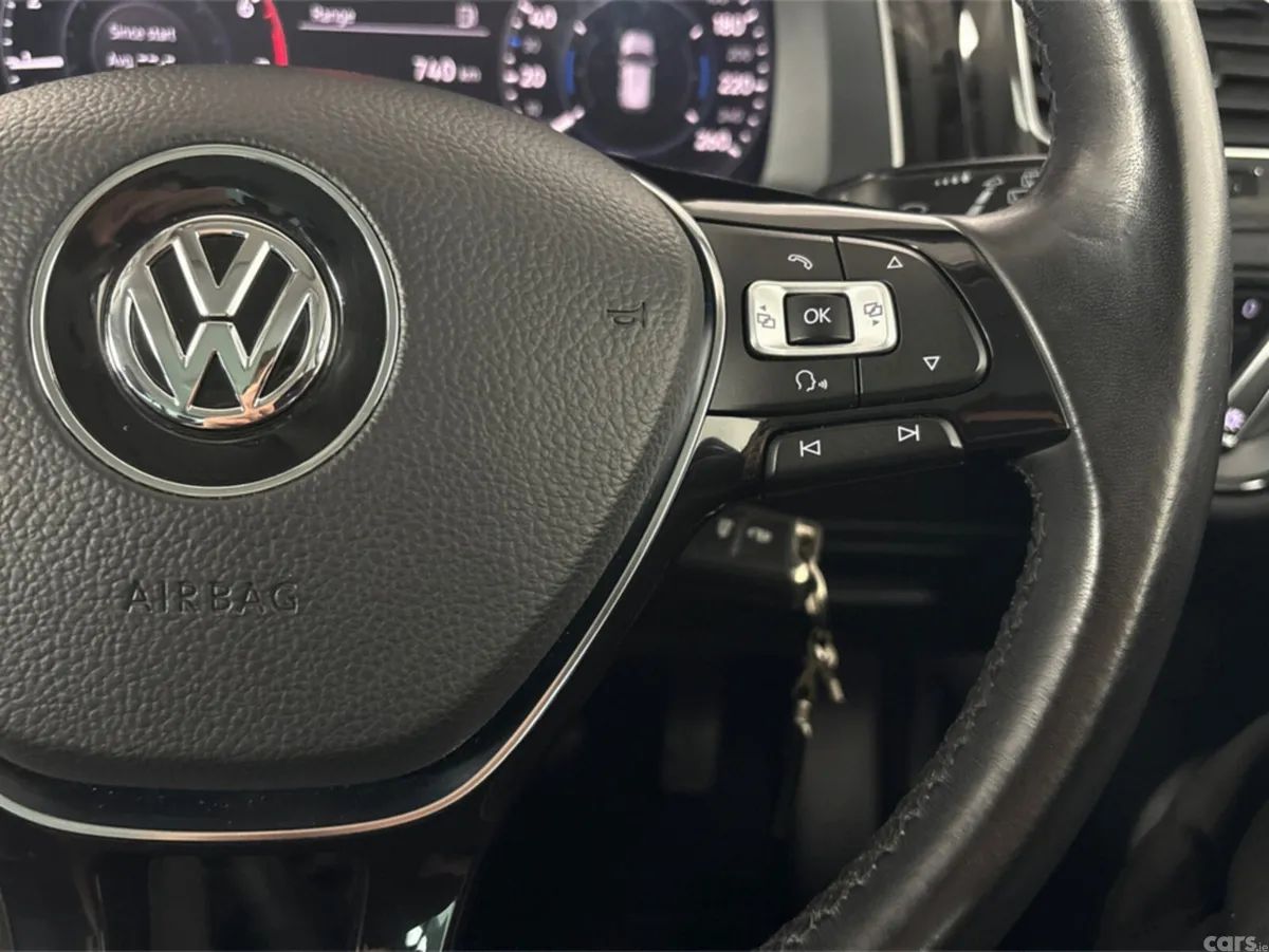 Volkswagen Golf Hatchback, Petrol, 2018, Yellow