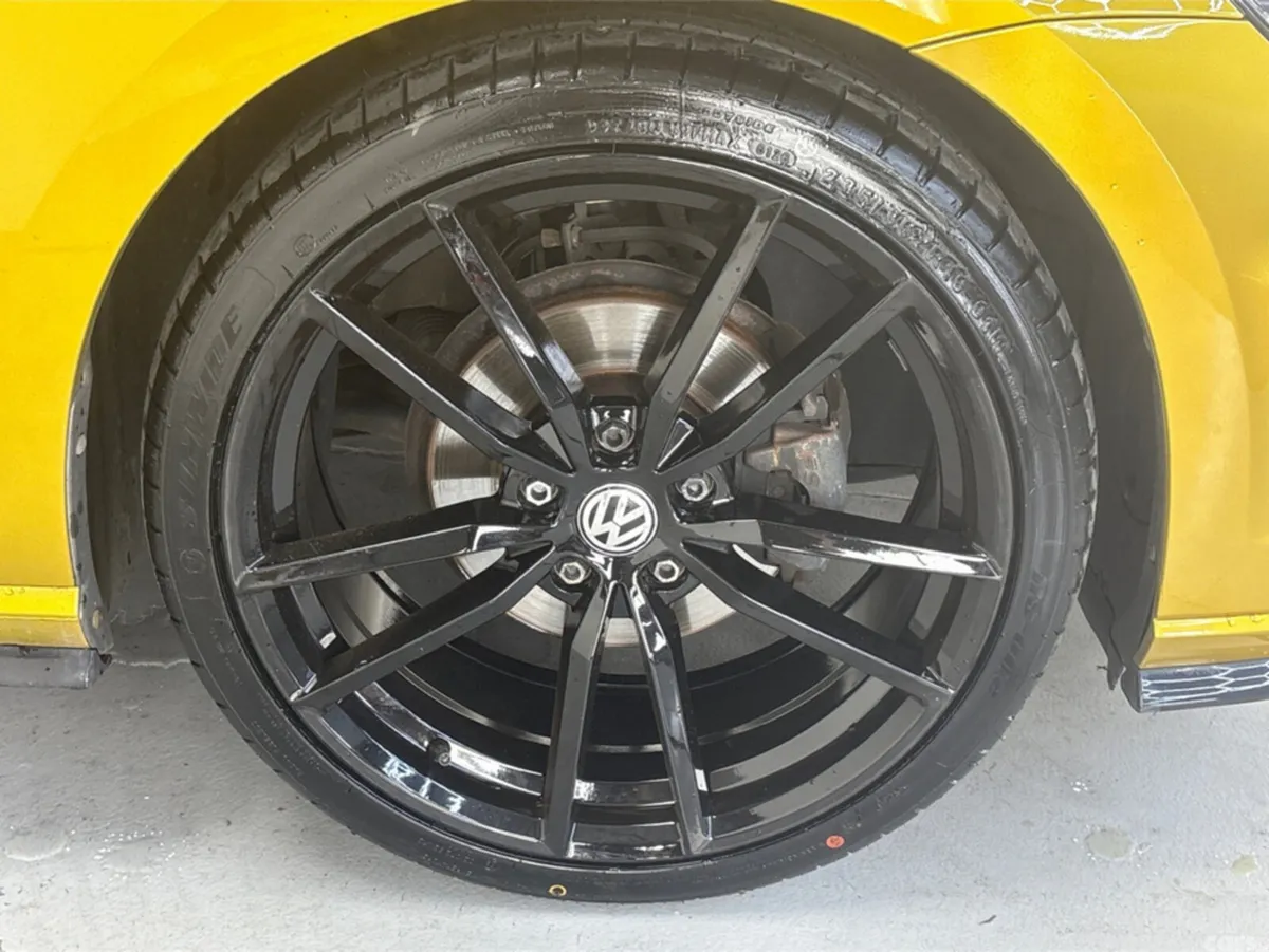 Volkswagen Golf Hatchback, Petrol, 2018, Yellow
