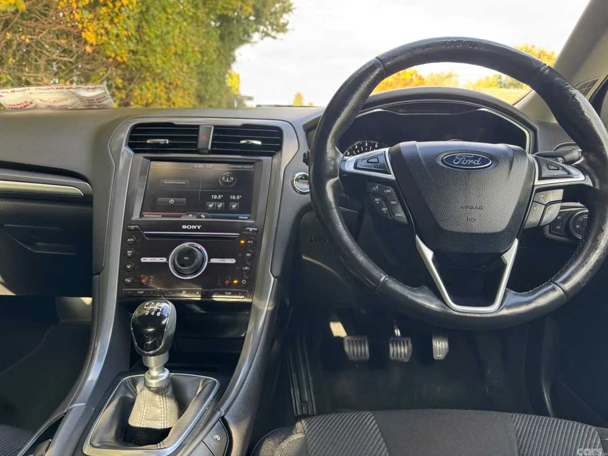 Ford Mondeo Hatchback, Diesel, 2015, Silver