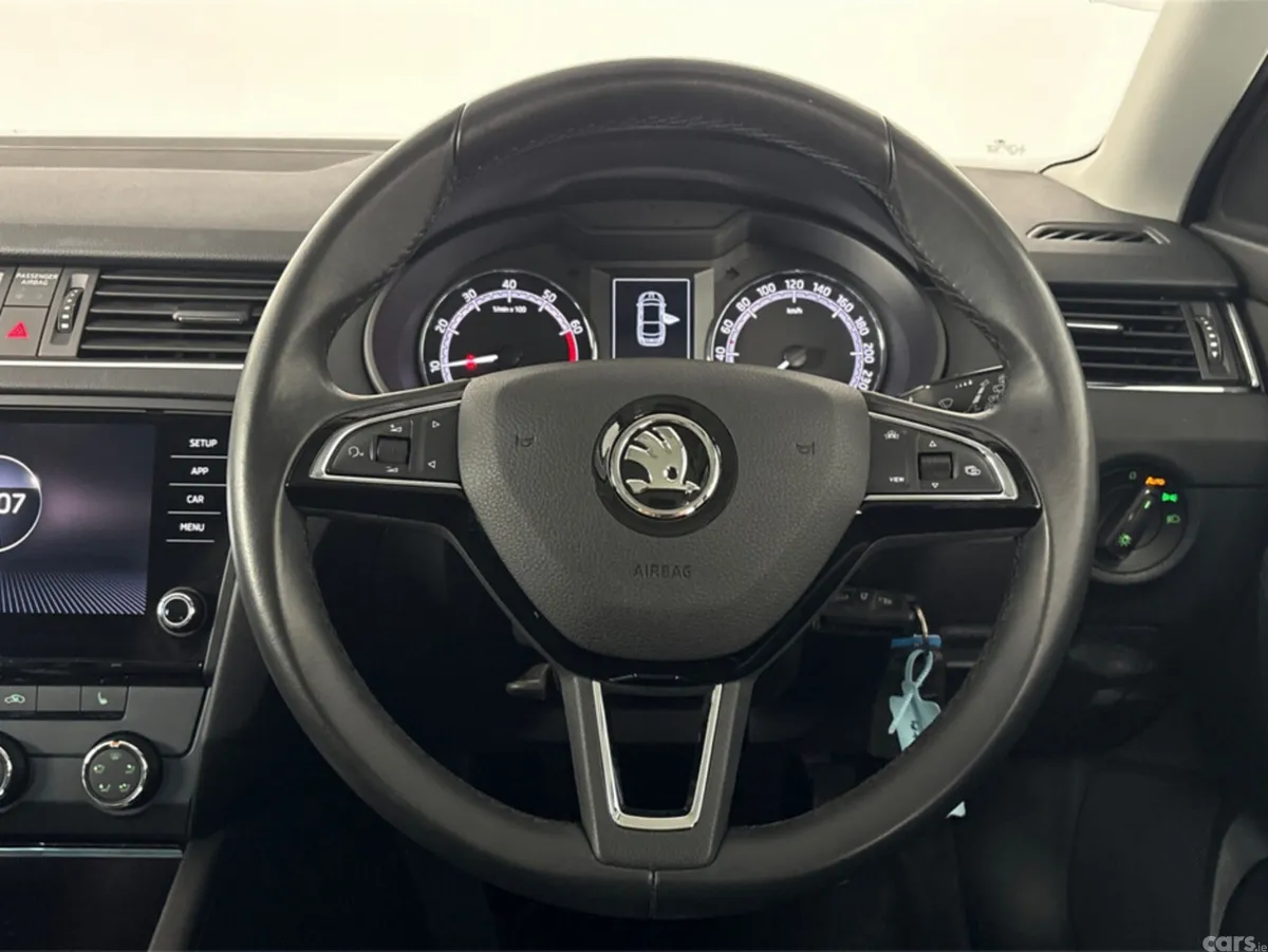 Skoda Octavia Hatchback, Petrol, 2020, Grey