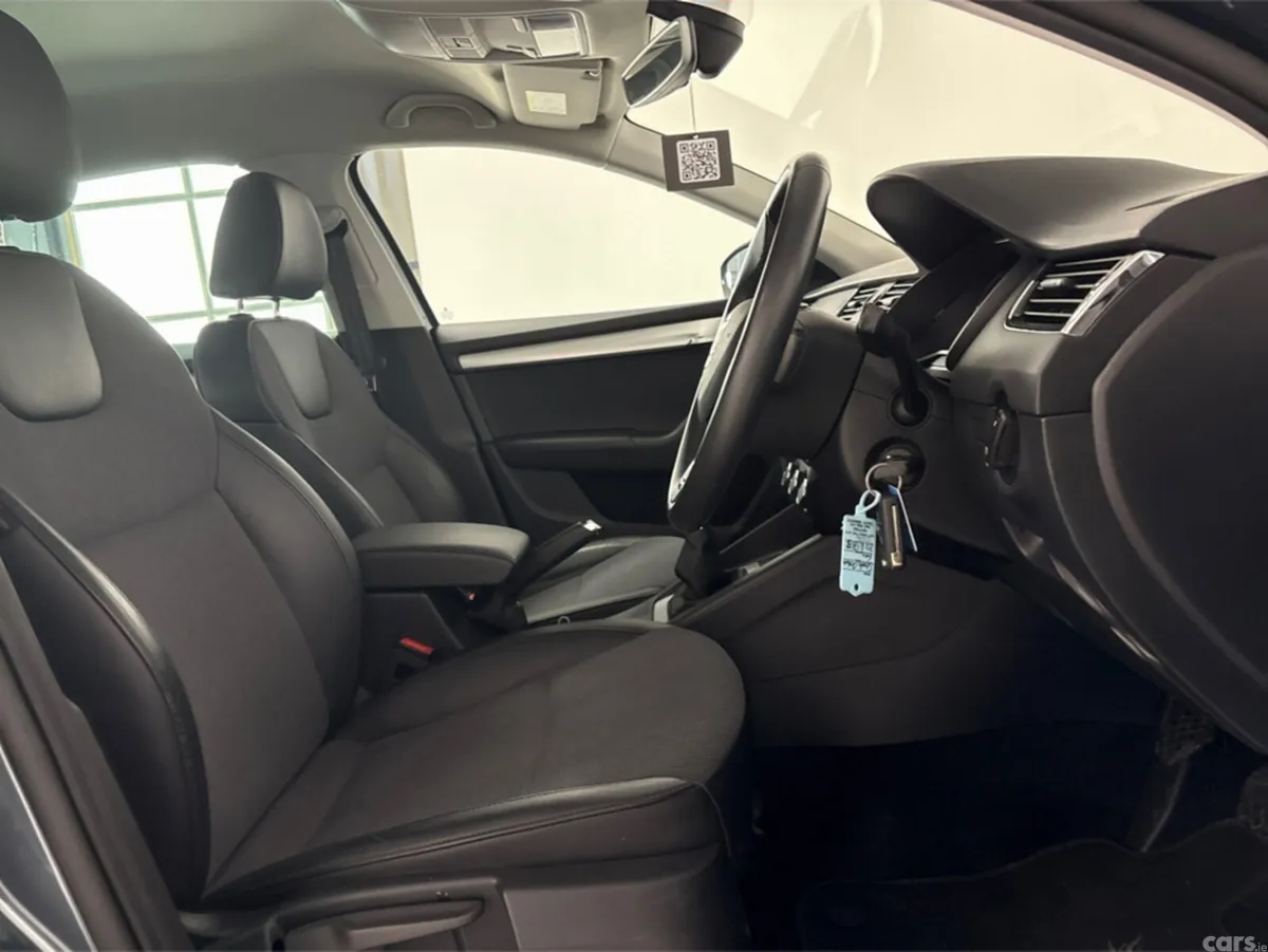 Skoda Octavia Hatchback, Petrol, 2020, Grey
