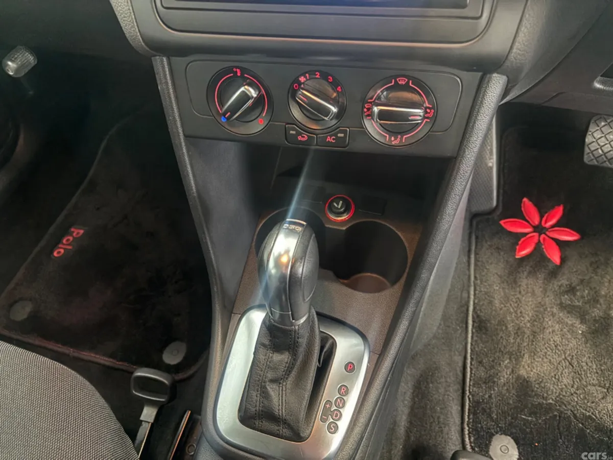 Volkswagen Polo Hatchback, Petrol, 2014, White