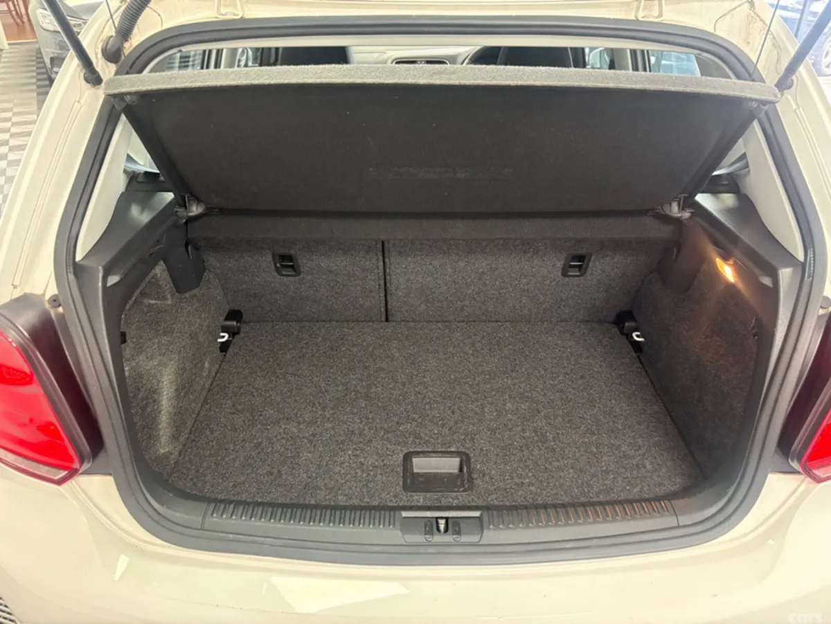 Volkswagen Polo Hatchback, Petrol, 2014, White