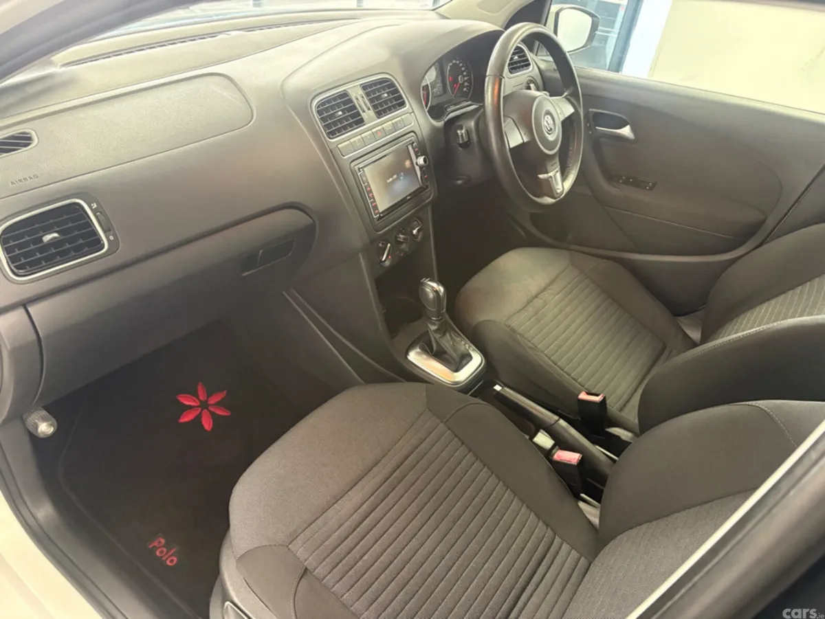 Volkswagen Polo Hatchback, Petrol, 2014, White